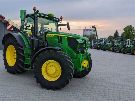 Sprzeda Nowych Ci Gnik W Spada John Deere Umacnia Si Na Pozycji