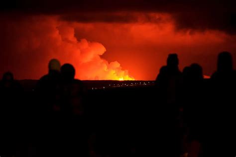 Inquietante e maestosa l eruzione in Islanda è iniziata notte di