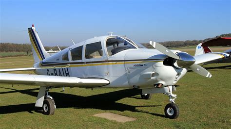 G BAIH Piper PA 28R 200 2 Cherokee Arrow II Popham Airfiel Flickr