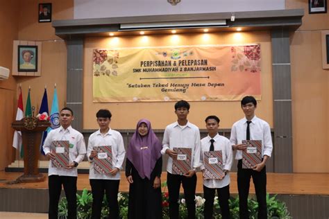 Smk Muhammadiyah 2 Banjarmasin Rayakan Kelulusan Siswa I Di Aula Universitas Muhammadiyah