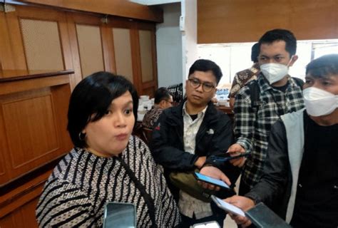 Sosok Perempuan Yang Ditendang Ojol Ternyata Atlet Binaragawati Anoy Roz