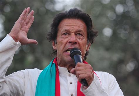 Imran Khans Remarks About Maryam Nawaz Trigger Social Media Backlash