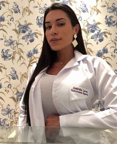 Nutricionista lista alimentos que combatem o estresse e a ansiedade MH