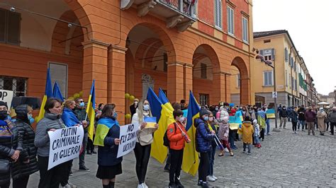 Canto Ucraino E Coro Bella Ciao Alla Manifestazione Di Solidariet Al