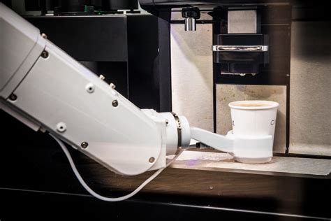 Meet Gordon, your gleaming white robot barista - CNET