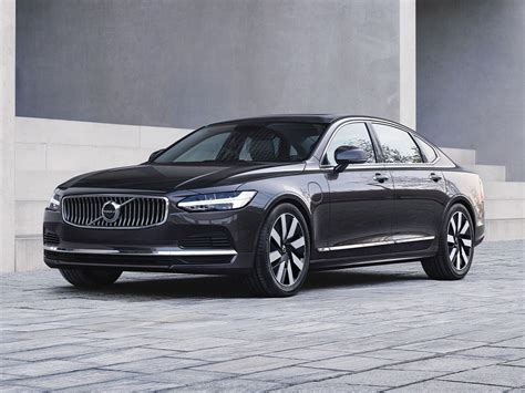 2022 Volvo S90 Review