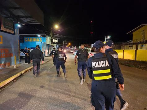 Enfrentamiento entre migrantes y policías deja más de 20 detenidos en