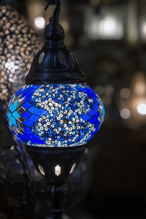 Lampe Marocaine Lampe Marocaine Traditionnelle Fleurie Lampe En Laiton