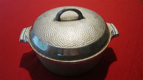 Griswold Hammered Cast Iron Dutch Oven 8 with Hinged Lid.