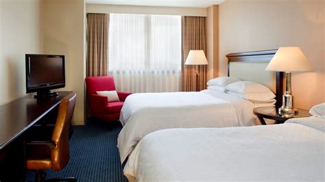 Norfolk VA Hotels | Sheraton Norfolk Waterside Hotel