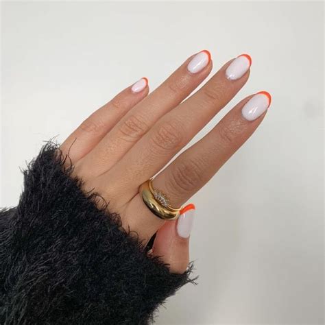 Micro French Manicure La Tendenza Minimalista Della Primavera 2022