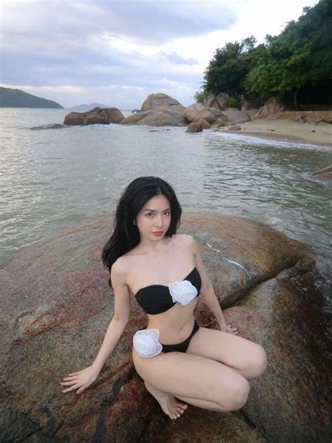Trọn bộ 220 ảnh Tiktoker Anh Thu bikini gợi cảm sexy nhất