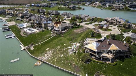 tornado rampage  nebraska thousands   power homes damaged