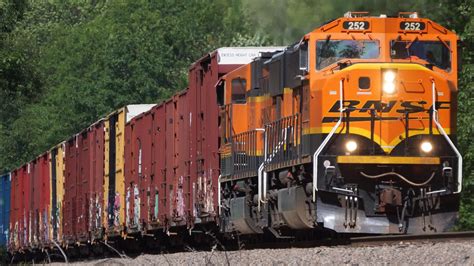 Railfanning On BNSF S Hinckley Subdivision Ft EMD SD75M SD60Ms