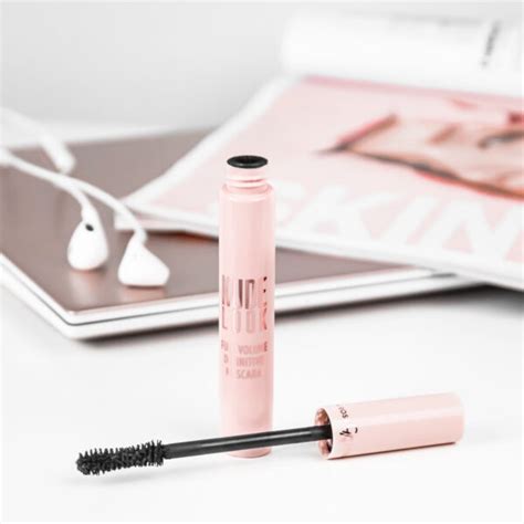 Full Volume Definitive Mascara Nude Look Tusz do rzęs zwiększający objętość Golden Rose