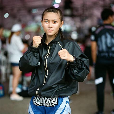 Vang dội Hot girl Hữu Hiếu vô địch Muay thế giới bảng thành tích khủng tuổi 21