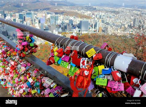 Padlocks at Namsan Seoul Tower Stock Photo - Alamy