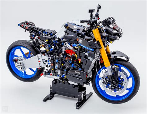 Review: LEGO Technic 42159 Yamaha MT-10 SP - HOTH BRICKS