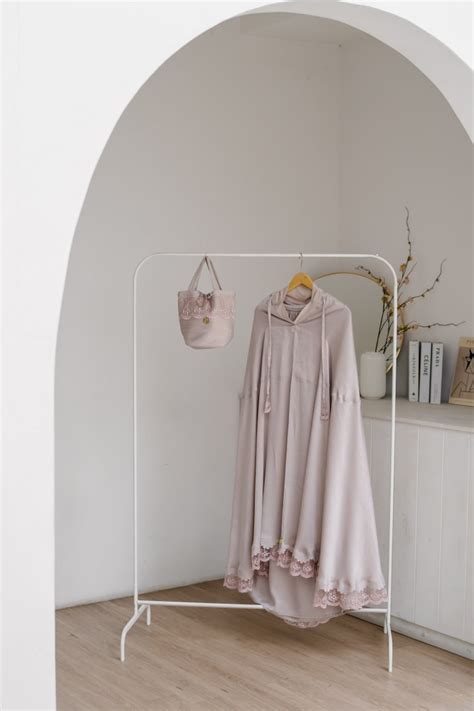 Santorini Silk Nude Brown