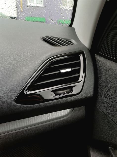 Боковые дифлекторы черный глянец👌 — Lada Vesta (1G), 1,6 л, 2019 года ...