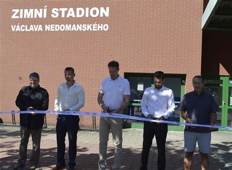 Aktuality Hodonínský zimní stadion má novou střechu Hodonín