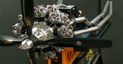 Amazing 18 Cylinder Two Row Radial Airplane Engine