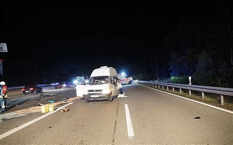 Unfall Auf Der A Vollsperrung Und Zwei Schwer Verletzte Menschen