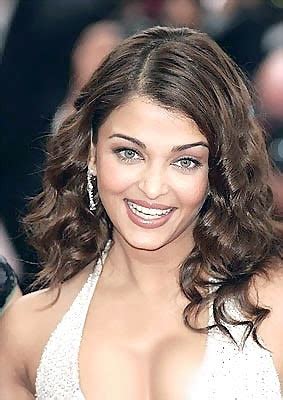 Tollywood Movie News Stills Gallery Blog Bollywood Actress Aishwarya Rai Sexy Hot Wallpapers