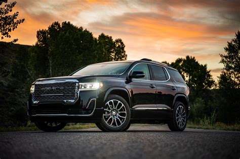 2022 GMC Acadia Drops One Engine & Gains Pro Safety Plus | GM-Trucks.com