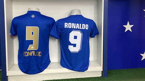 Cruzeiro inicia venda de camisas com o nome de Ronaldo