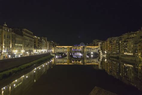 Night View of the Historic Ponte Vecchio Bridge in Florence Stock Photo ...