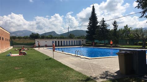 Es Busquen Dos Socorristes Per Les Piscines D Isona I Figuerola