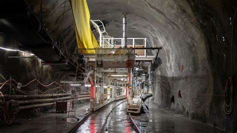 Zweite R Hre Gotthard Tunnel Erste Tunnelbohrmaschine Carla Am Ziel