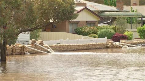 Floods Updates Nsw Endures Flash Flooding As Victorian Towns Brace For