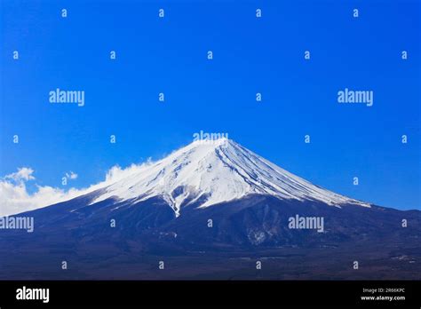 Blue sky and Mount Fuji Stock Photo - Alamy