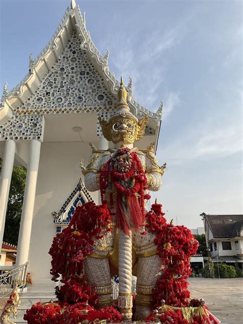 Thao Wessuwan Thai Temple At Hat Pathum Temple Si Chiang Mai District