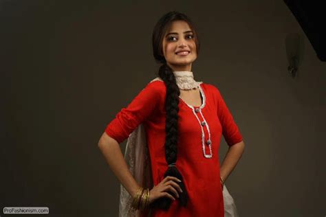 Sajal Ali HD Hot Wallpapers Gallery Pakistani Model Fun To Move In USA