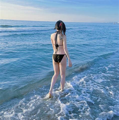 Mê mẩn thân hình nóng bỏng của hot girl tuổi vừa được gọi lên ĐT nữ Việt Nam MOLI Star