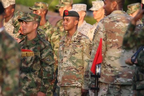 Dvids Images Socsouth Soldier Graduates From The Colombia Military