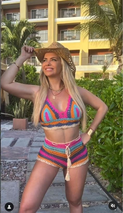 Te Tendr An Que Multar Alejandra Maglietti Se Puso La Bikini Tejidita Y Deton Instagram