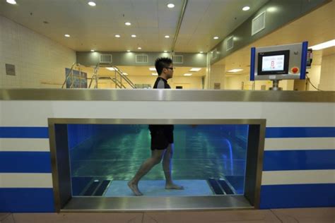 Underwater Treadmill For Aquatic Therapy Ewac Medical