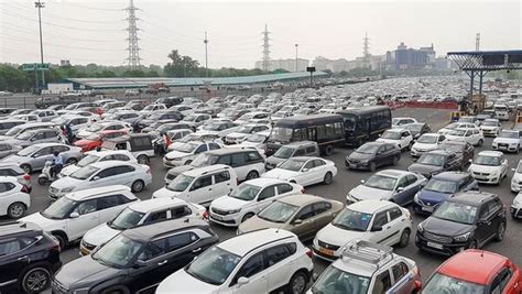 In Pics Delhi Witnesses Massive Traffic Jams Amid Agnipath Protests Ht Auto