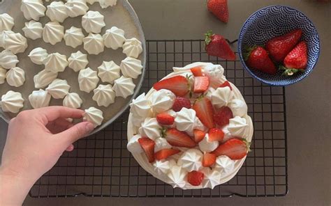 Strawberry Meringue Cake Recipe