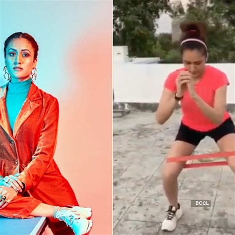 8 Hot Sexy Manika Batra Bikini Pics