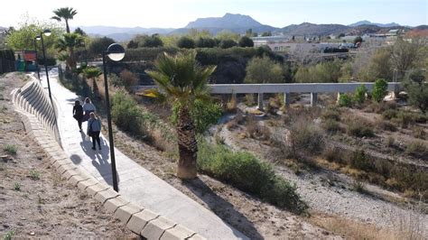 Detinguts Dos Menors Acusats De La Violaci D Una Adolescent De Anys