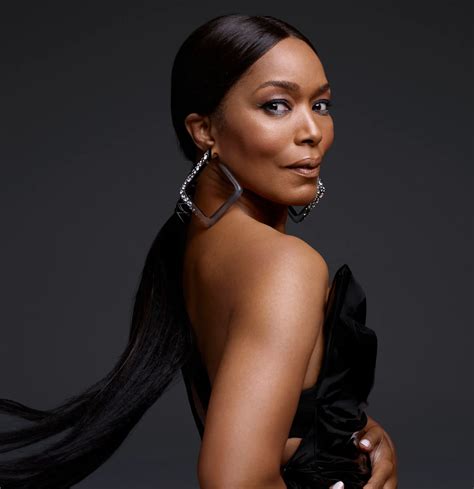 DISNEY FLIX FR on Twitter Lactrice Angela Bassett mérite clairement