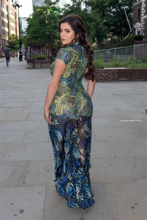 Demi Rose Mawby Big Cleavage Hot Celebs Home