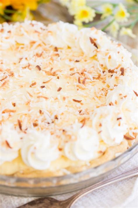 No Bake Coconut Cream Pie The Gold Lining Girl