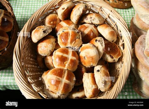Hot Cross Buns For Sale In Borough Market London Stock Photo Alamy