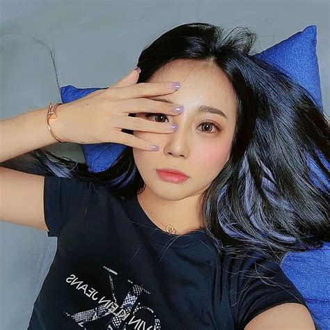 안소희 Sohee New Face Full Nude and Spread her 보지 pink inner pussy